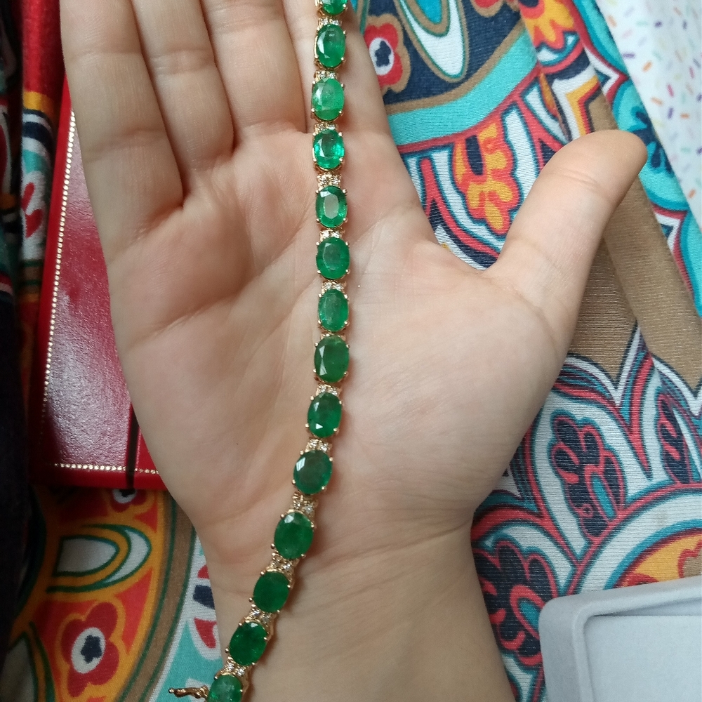 14KT Y/G 29CT Fabulous Emerald Diamond Bracelet